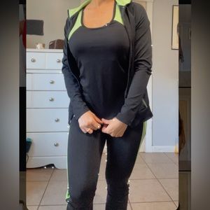 Sold! Beautiful 3 Piece Matching Active Set